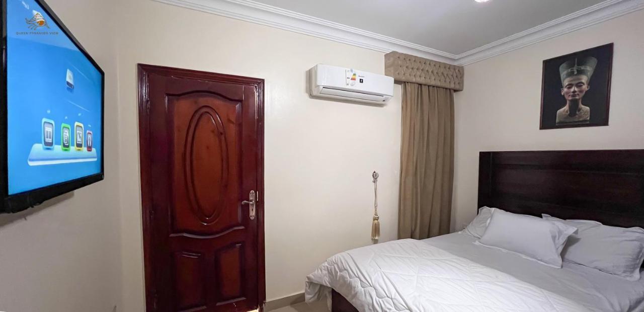 Queen Pyramids View Apartment Il Il Cairo Esterno foto